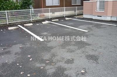 駐車場　敷地内に駐車場があります◎