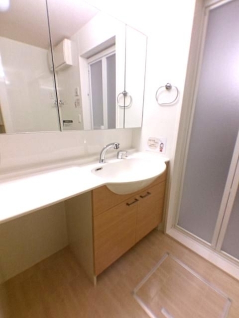 洗面設備　ワイド洗髪洗面化粧台