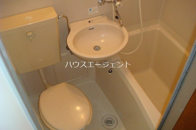 バス・シャワールーム　バストイレ同室です。※参考画像です。