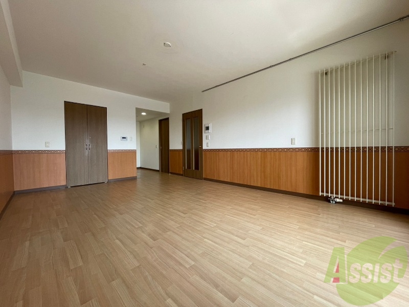 居室・リビング　広くてキレイなお部屋が広がっていて、充実した生活が送れそう。