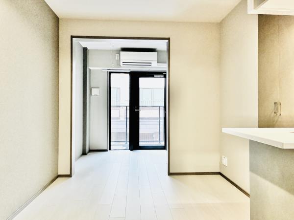 居室・リビング　こちらのリビングで趣味の時間をお楽しみください