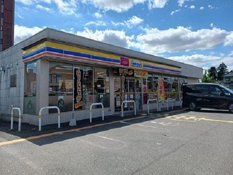 コンビニ　ミニストップ（コンビニ）まで750m