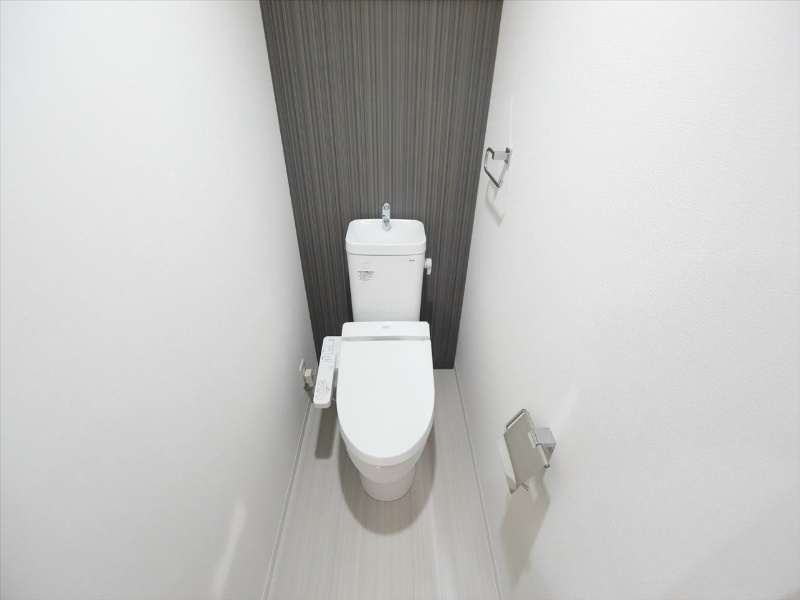 トイレ　温水洗浄暖房便座付トイレ