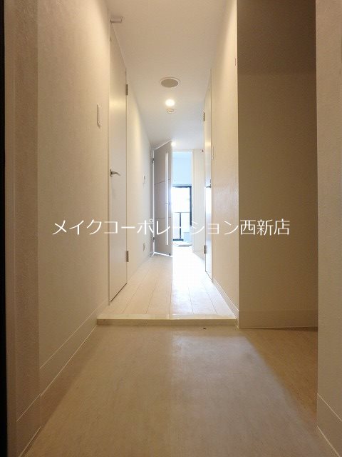 玄関　※工事中の写真