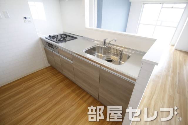 キッチン　システムキッチン。