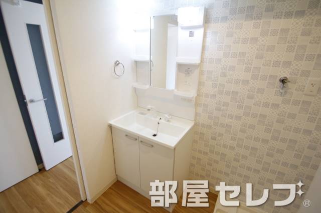 洗面設備　洗髪洗面化粧台。