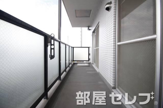 バルコニー　バルコニーも意外と広いですよ。