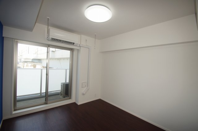 居室・リビング　朝日の入る東向きのお部屋です