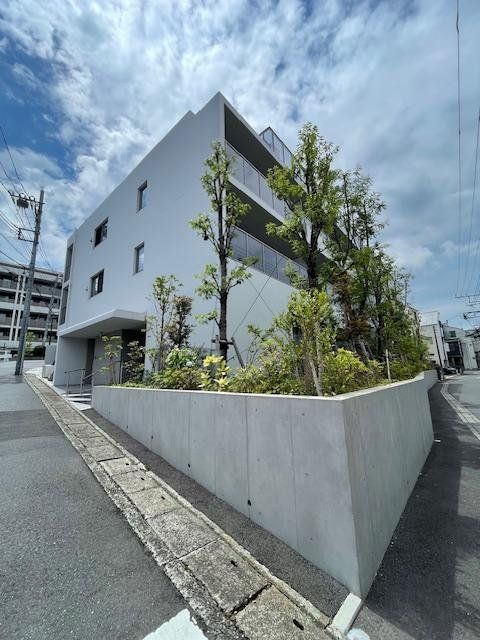 建物外観　駐車場