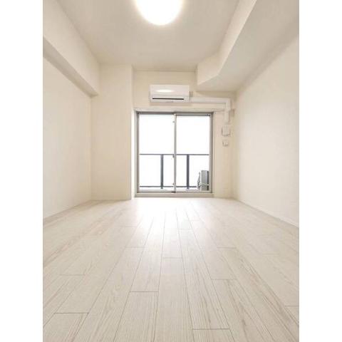 居室・リビング　室内