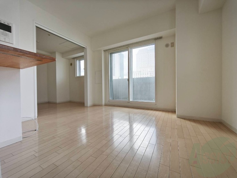 居室・リビング　広くてキレイなお部屋が広がっていて、充実した生活が送れそう。