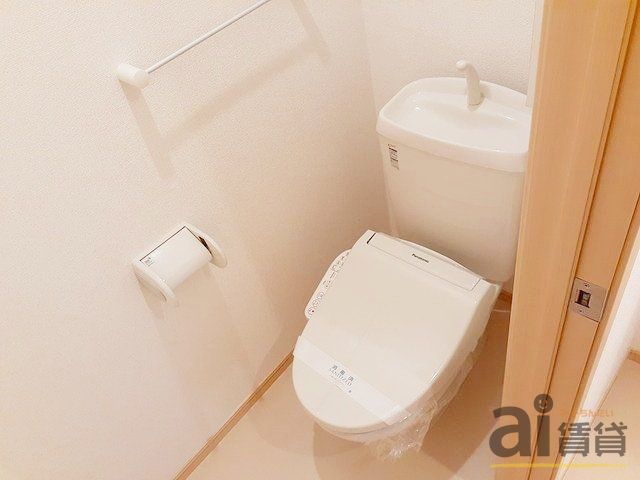トイレ　※同仕様写真です
