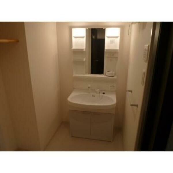 洗面設備　※写真は同タイプ住戸です。