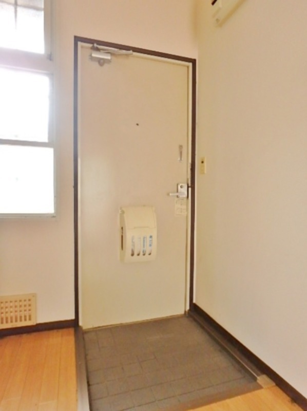 玄関　図面と現状に相違がある場合には現状を優先