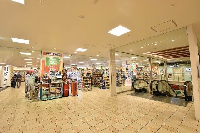 ドラックストア　ココカラファイン（ドラッグストア）まで192m