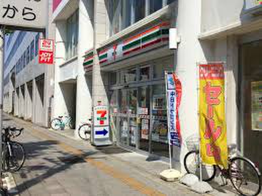 コンビニ　セブンイレブン（コンビニ）まで490m