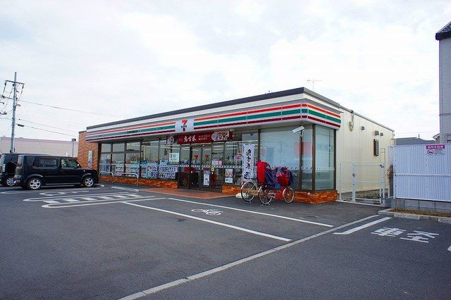 コンビニ　セブンイレブン越谷西大袋店（コンビニ）まで750m