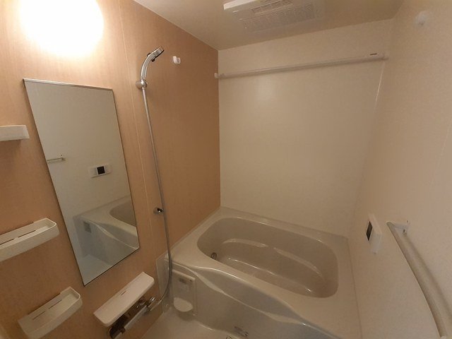 バス・シャワールーム　お風呂で日々の疲れを落としましょう