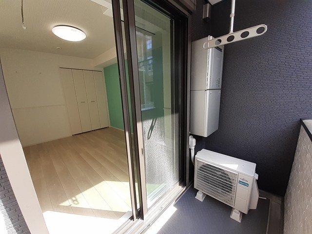 バルコニー　陽当たり良好なバルコニーです