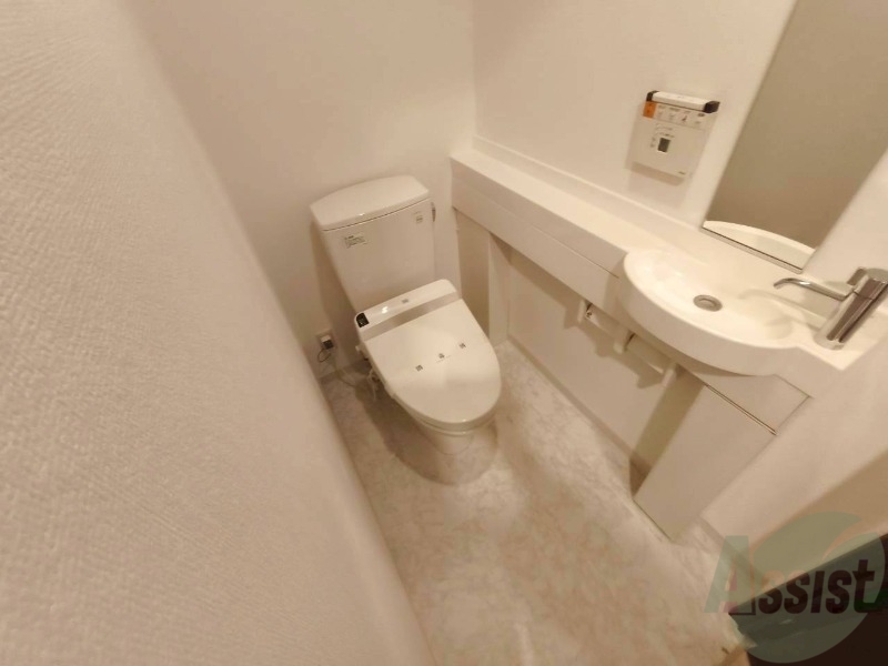 トイレ　シャワートイレになっているので快適です！