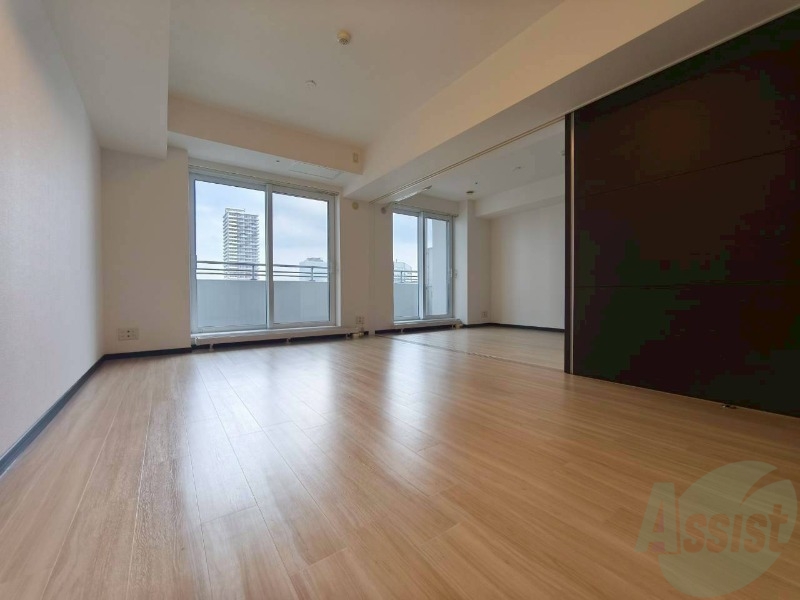 居室・リビング　日当たり良く広々したリビングで快適に過ごせます。