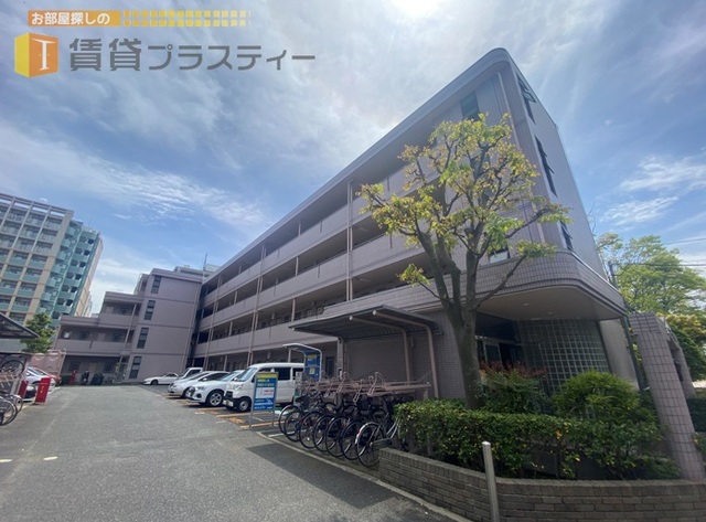 建物外観　パークフロントで自然と共存するマンション。