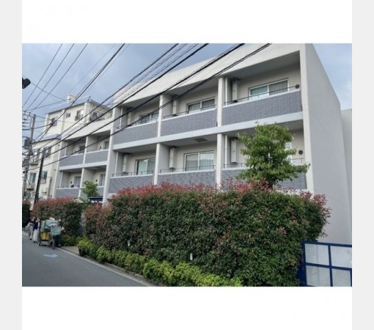 建物外観　鉄筋コンクリート造のがっちりとした造り。