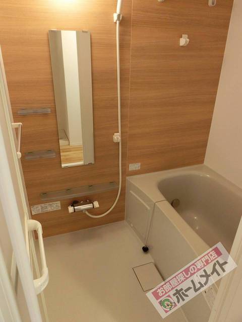 バス・シャワールーム　追い炊き・浴室暖房乾燥機付きのバスルームです♪