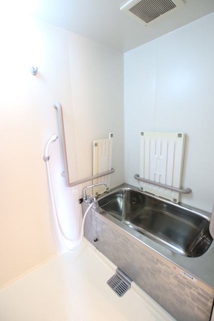 バス・シャワールーム　★クリーニング前のお写真です★