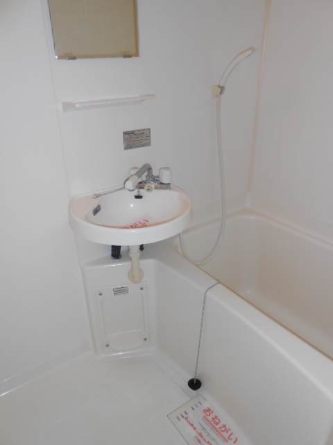 バス・シャワールーム　洗面台一体型バス