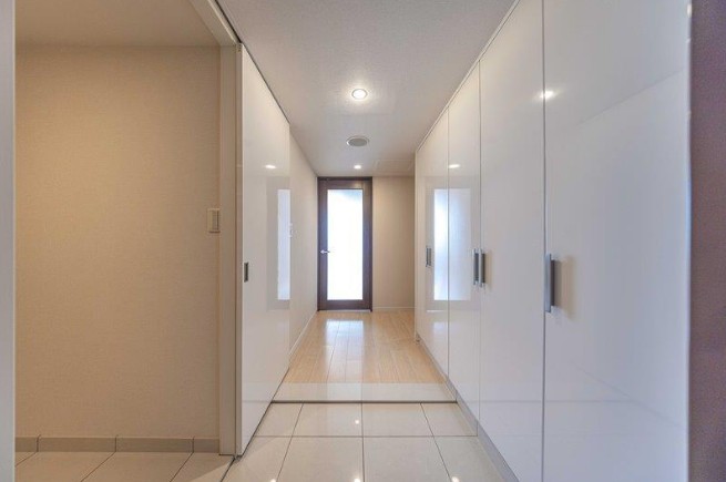 玄関　※別部屋参考写真