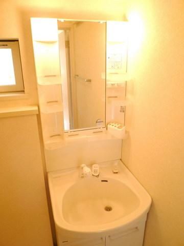 洗面設備　★朝の身支度に便利な洗面台★