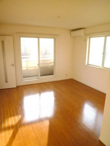 居室・リビング　★2面採光で明るいお部屋です★