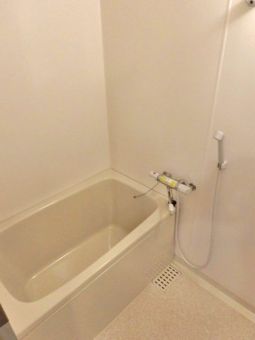 バス・シャワールーム　※別号室の参考写真です(現況優先・仕様違いの場合あり)