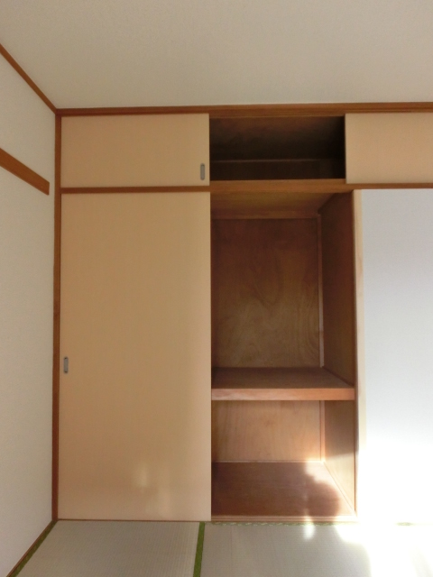 収納　和室　押入　※別号室の参考写真です(現況優先・仕様違いの場合
