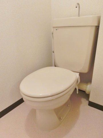 トイレ　※別号室の参考写真です(現況優先・仕様違いの場合あり)