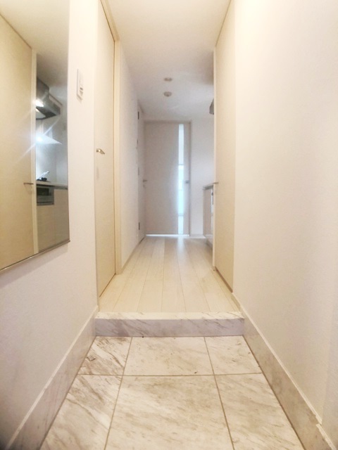 玄関　同仕様タイプ