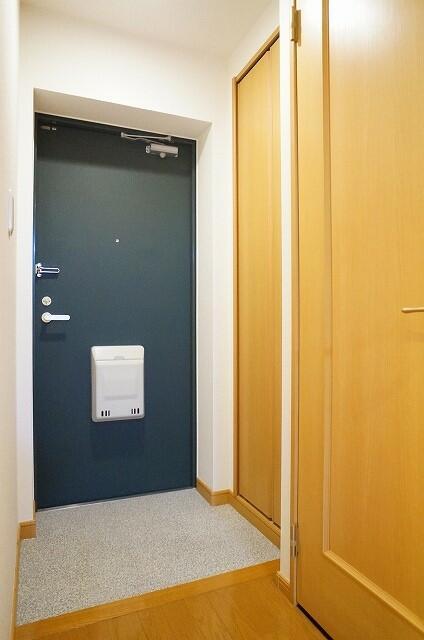 玄関　落ち着いた玄関です