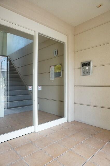 エントランス　建物の内部です