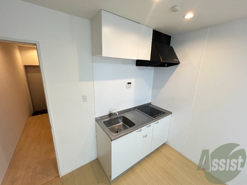 キッチン　ＩＨクッキングヒーターつきなのでお掃除もしやすいですよ。