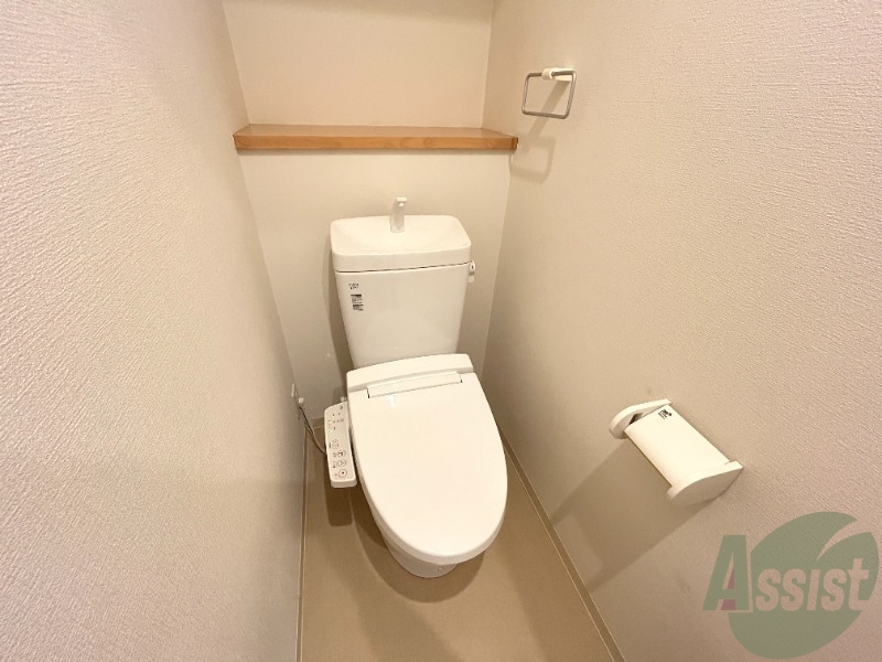 トイレ　嬉しいバストイレ別。人気のウォシュレットもついていますよ～。