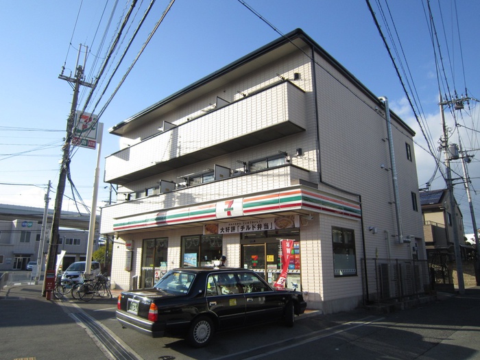 コンビニ　セブンイレブン（コンビニ）まで160m