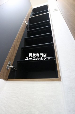 その他設備　収納力たっぷりのシューズボックスで玄関すっきり！