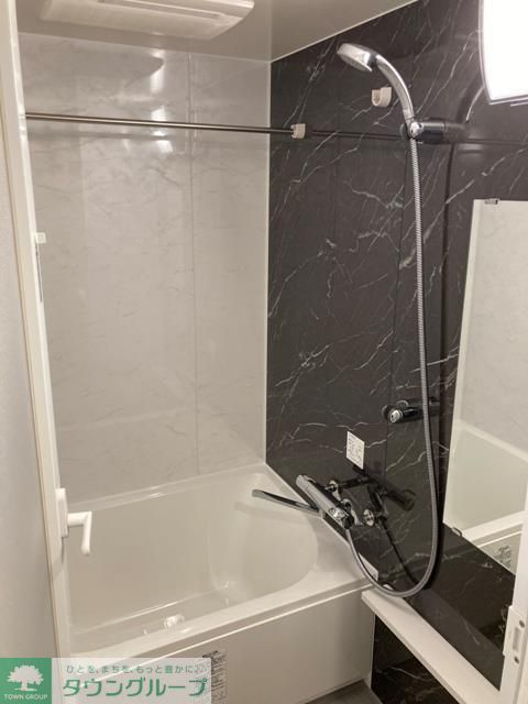 バス・シャワールーム　※写真は同タイプ住戸です。
