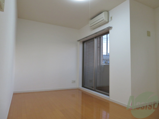 居室・リビング　明るい光が差し込む素敵なお部屋ですね～。