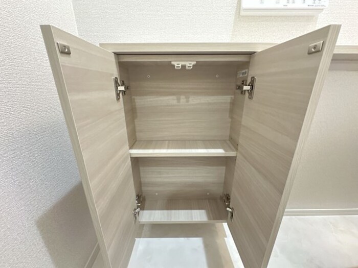 トイレ　トイレ収納