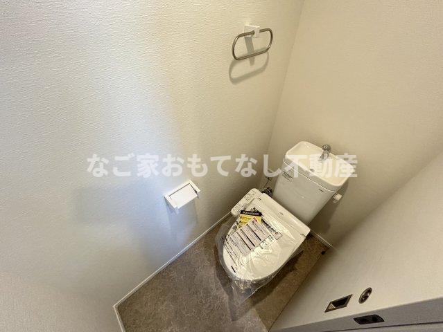 トイレ　※写真は別号室