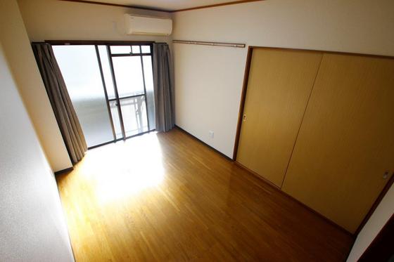 居室・リビング　※別部屋の写真です