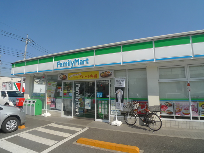 コンビニ　ファミリーマート鳩ヶ谷八幡木店（コンビニ）まで150m