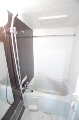 バス・シャワールーム　※同タイプの別のお部屋です。